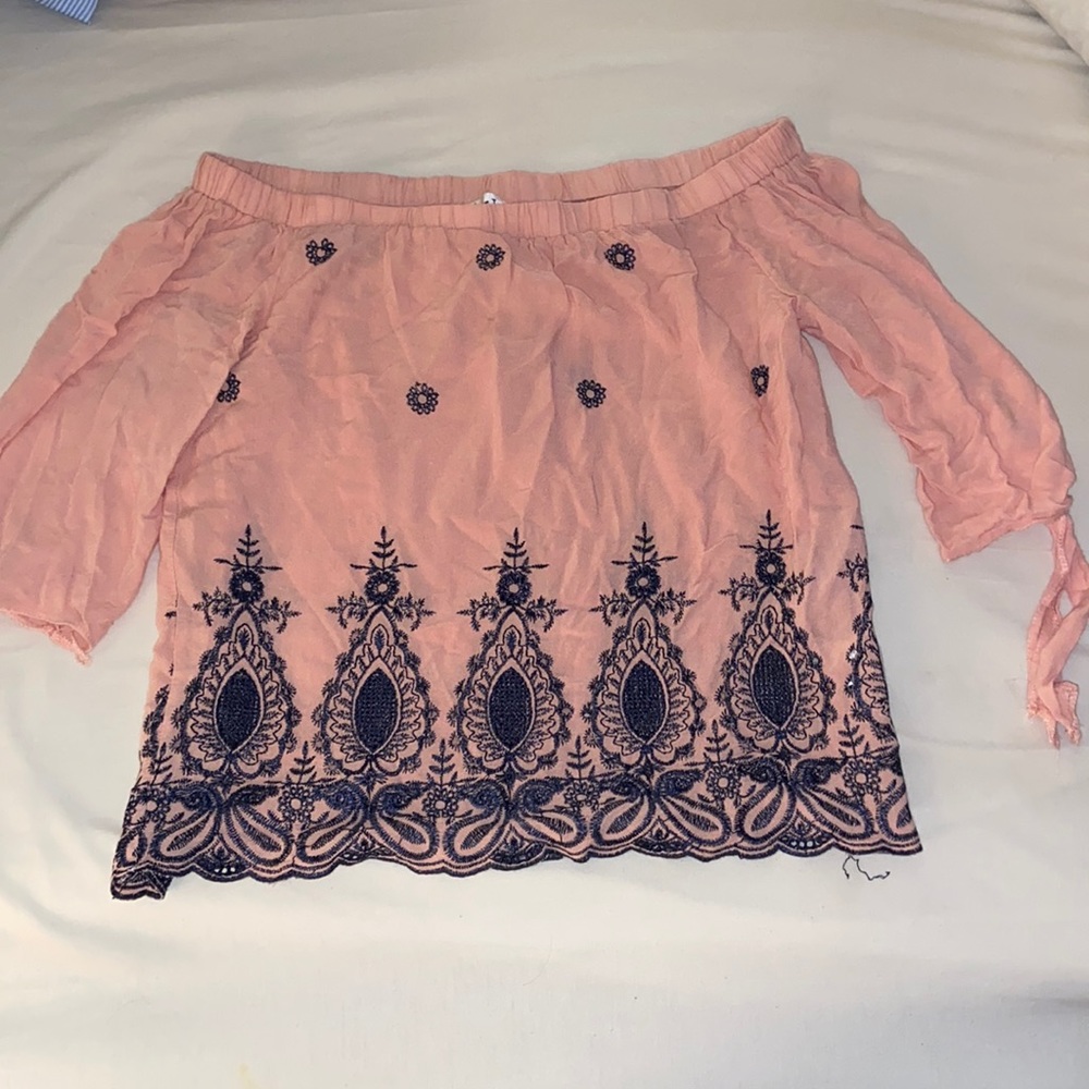 CUTE OFF THE SHOULDER BLOUSE